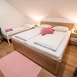 Leski Dvor 3*