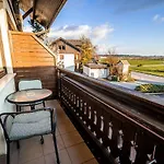 Leski Dvor 3*