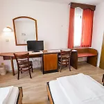 Leski Dvor
