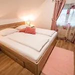 Leski Dvor 게스트하우스 3*