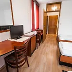 Leski Dvor 3*