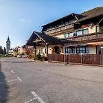 Leski Dvor 3* Lesce