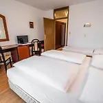 Gostinjska kuća Leski Dvor