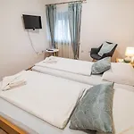 Gostinjska kuća Leski Dvor 3*