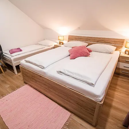 Leski Dvor 3*