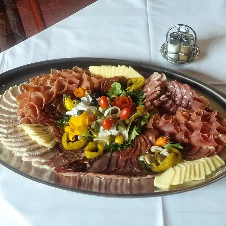 Leski Dvor 3* Lesce (Upper Carniola)