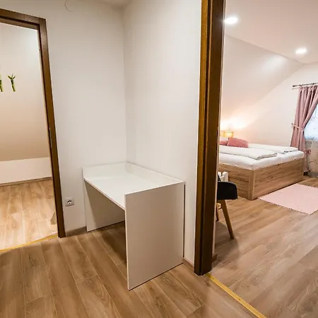 Leski Dvor Lesce (Upper Carniola)