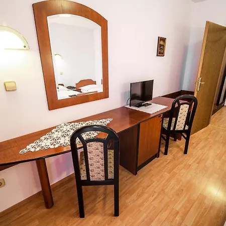 Guest house Leski Dvor 3*