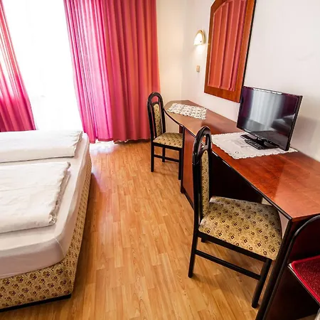 Leski Dvor 3* Lesce (Upper Carniola)
