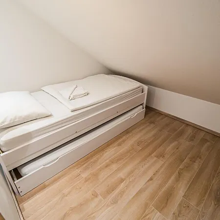 Pensionat Leski Dvor 3*