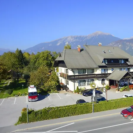 Leski Dvor Guest house 3*
