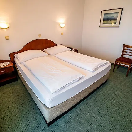 Leski Dvor 3*