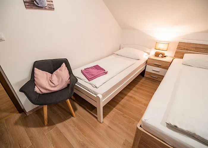 Vendégház Leski Dvor Lesce