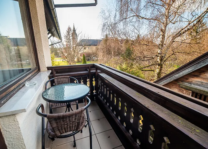 Leski Dvor ゲストハウス レスツェ