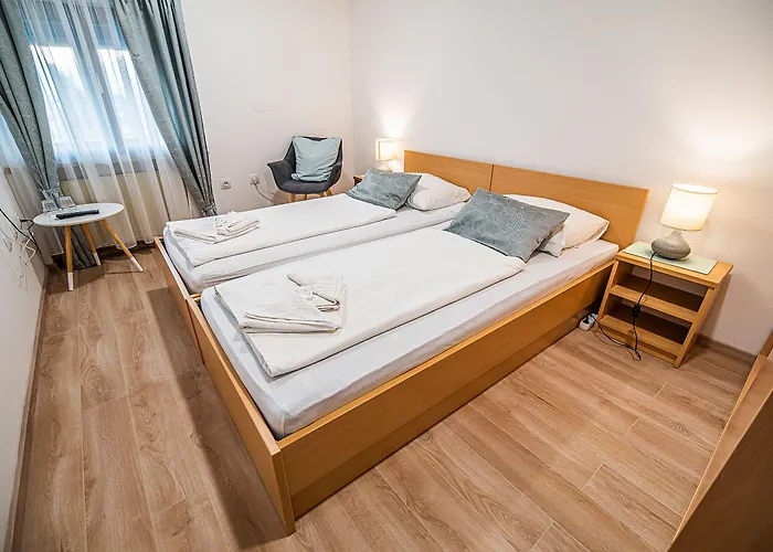 Leski Dvor 3* レスツェ