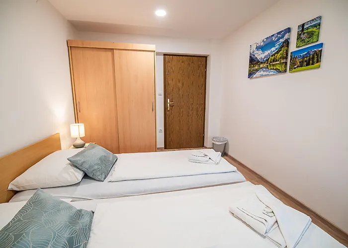 Leski Dvor Lesce (Upper Carniola)