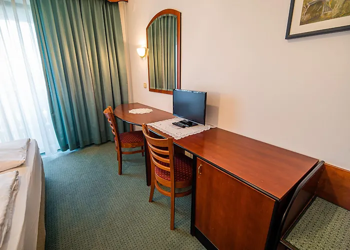 Leski Dvor レスツェ